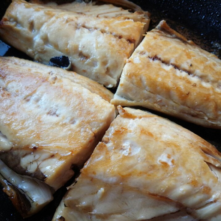 フライパンで焼きサバ レシピ 作り方 By 低所得家のごはんの友 楽天レシピ フライパンで焼きサバ レシピ 作り方 By 低所得家のごはんの友 楽天レシピ